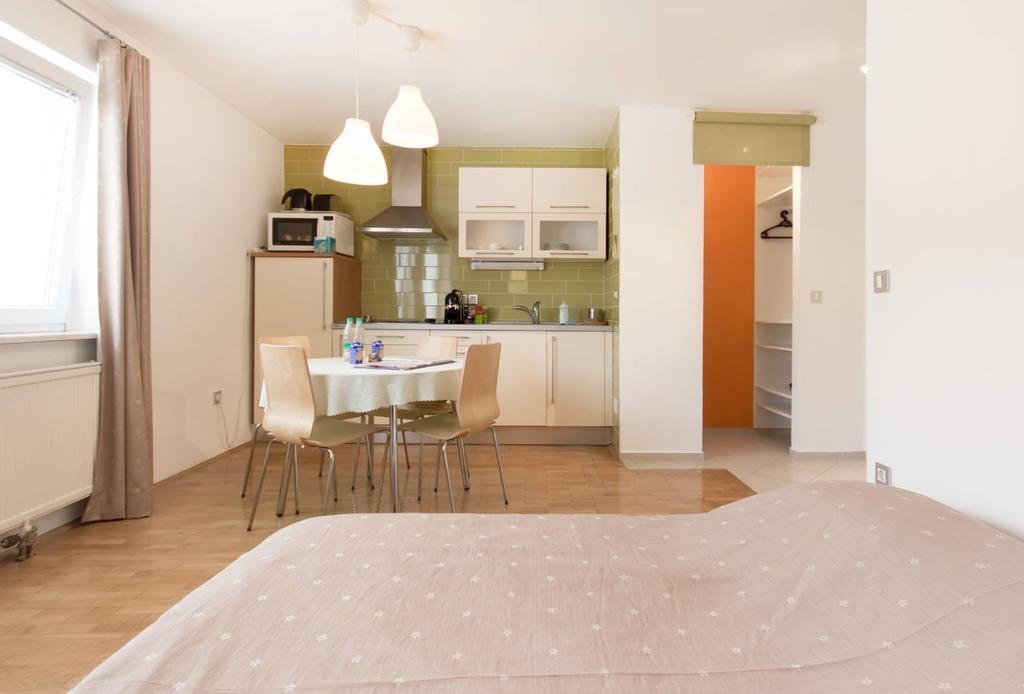 Apartment Rainbow Studio Ljubljana Szoba fotó