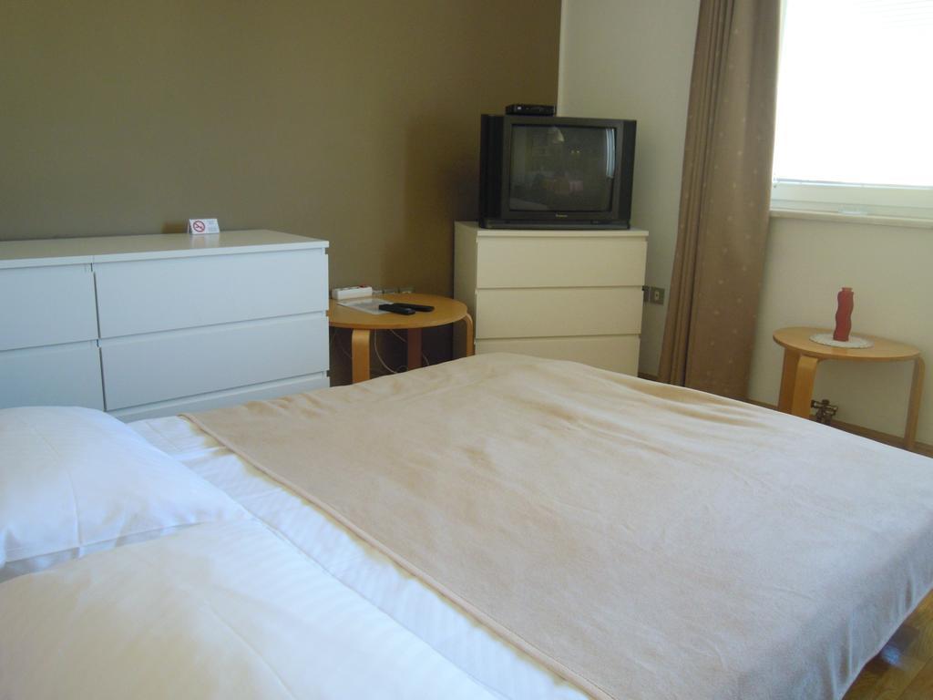 Apartment Rainbow Studio Ljubljana Szoba fotó
