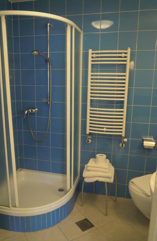 Apartment Rainbow Studio Ljubljana Szoba fotó